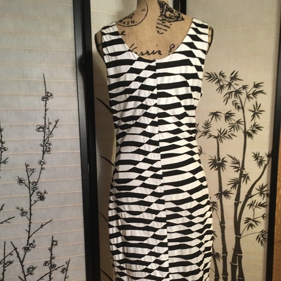 Forever 21 bodycon plus size dress - Picture 4 of 6